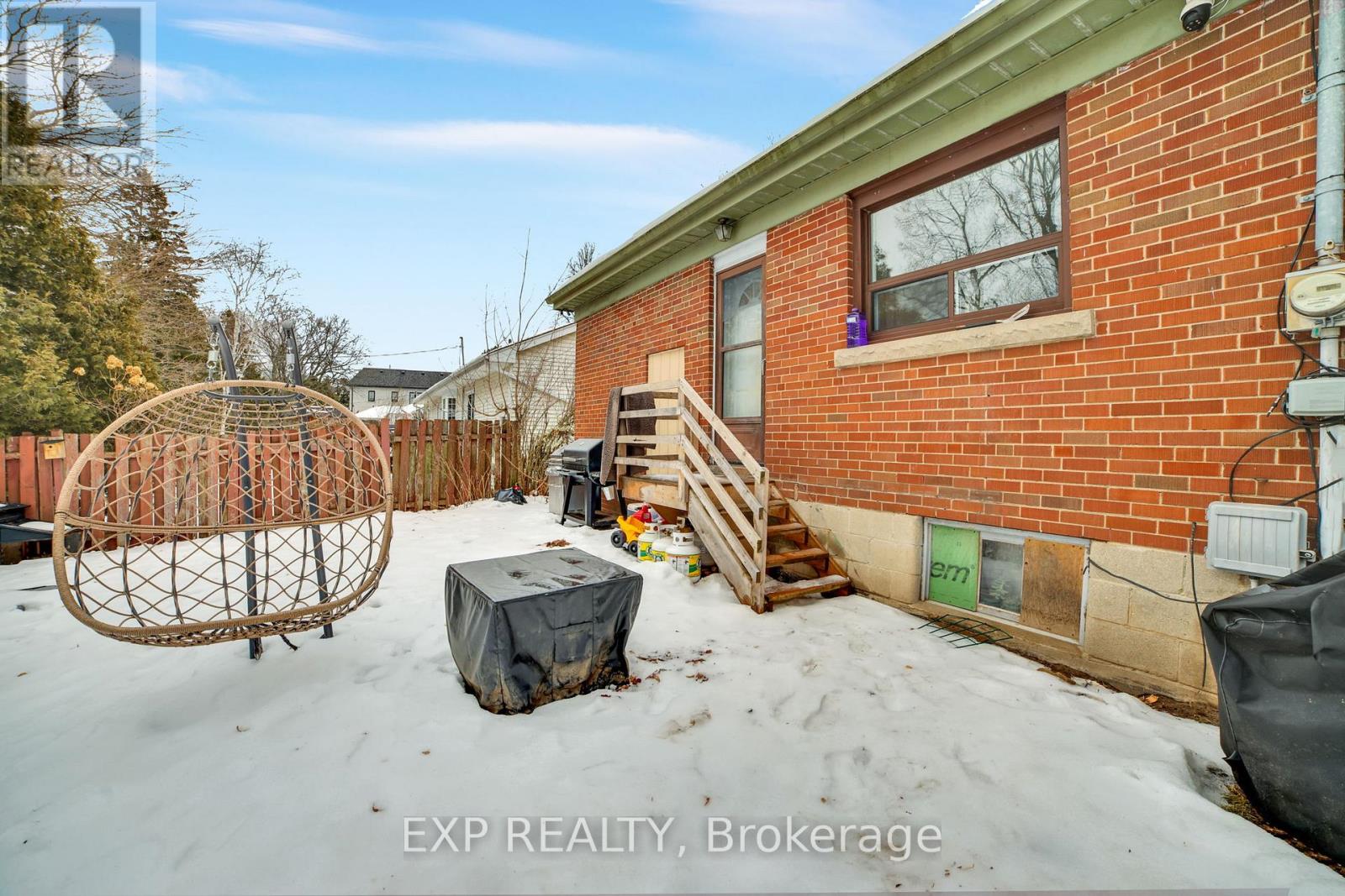 271 LINDEN AVENUE - 39