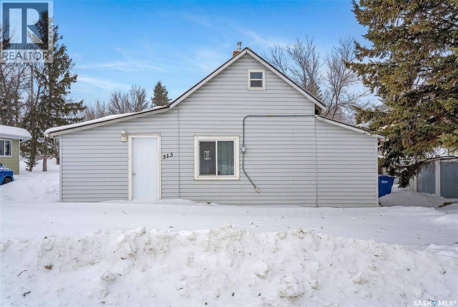 313 BURNS AVENUE W - 1