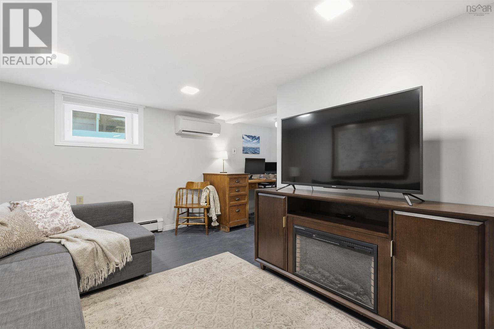 Property 19 of 32 of 6522 Summit Street