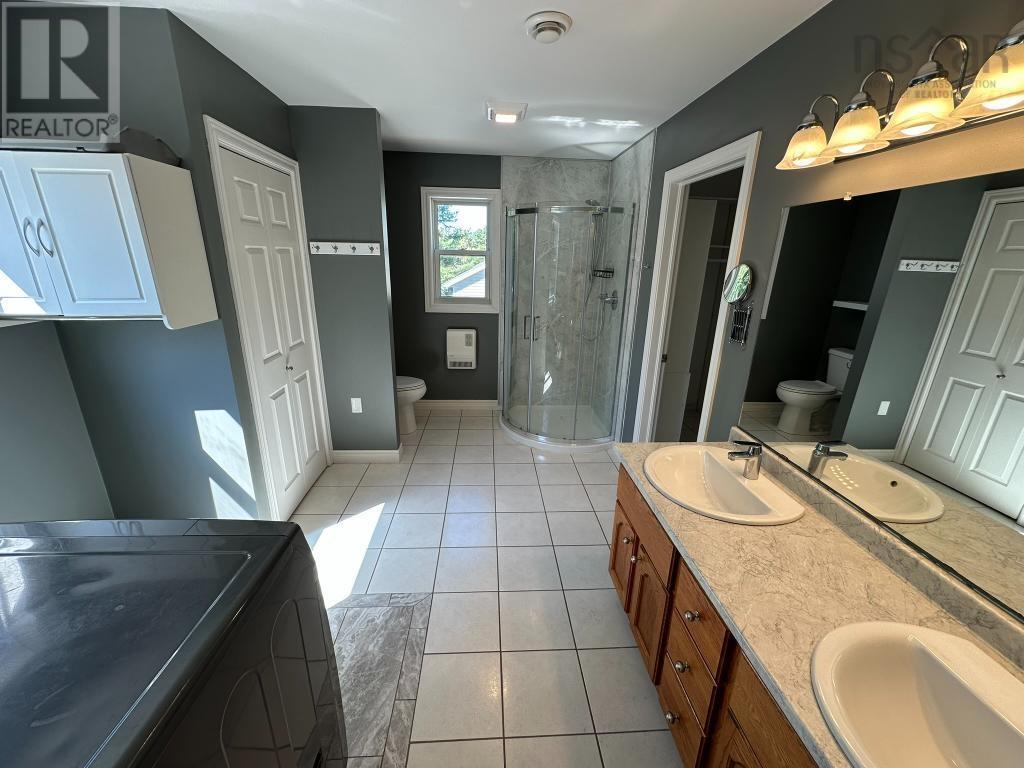 Property 24 of 31 of 1779 Drummond Drive, Ravenwood