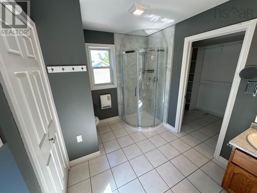 Property 26 of 31 of 1779 Drummond Drive, Ravenwood