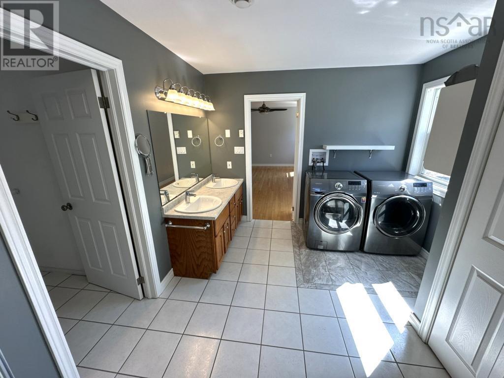 Property 27 of 31 of 1779 Drummond Drive, Ravenwood