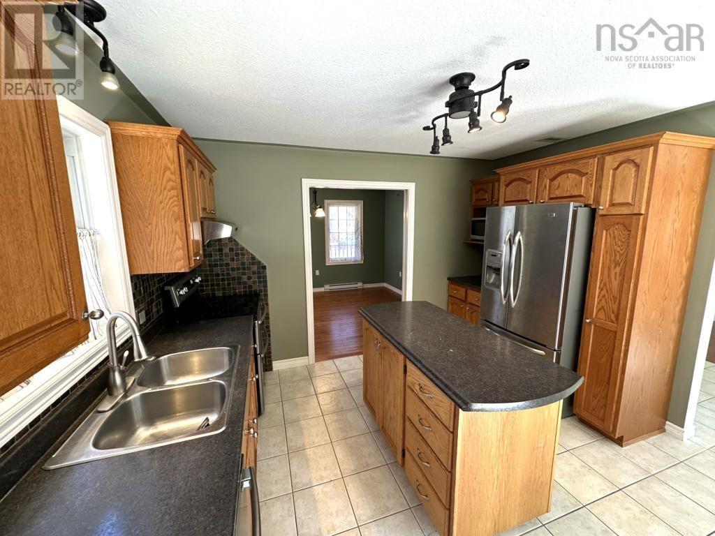 Property 6 of 31 of 1779 Drummond Drive, Ravenwood