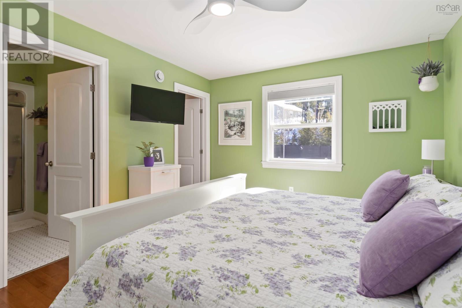 Property 21 of 48 of 426 Heatherglen Drive