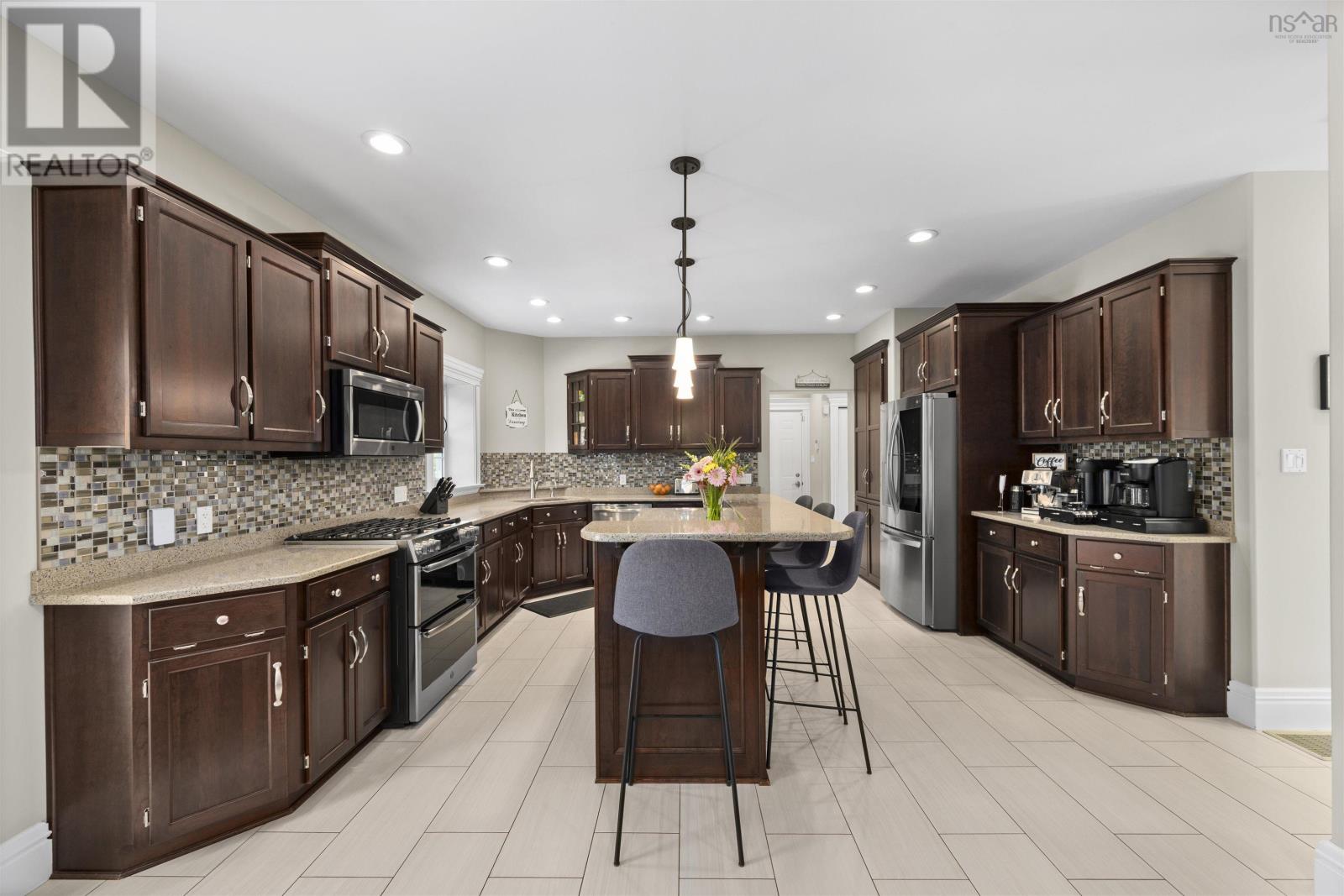 Property 4 of 50 of 13697 Highway 1