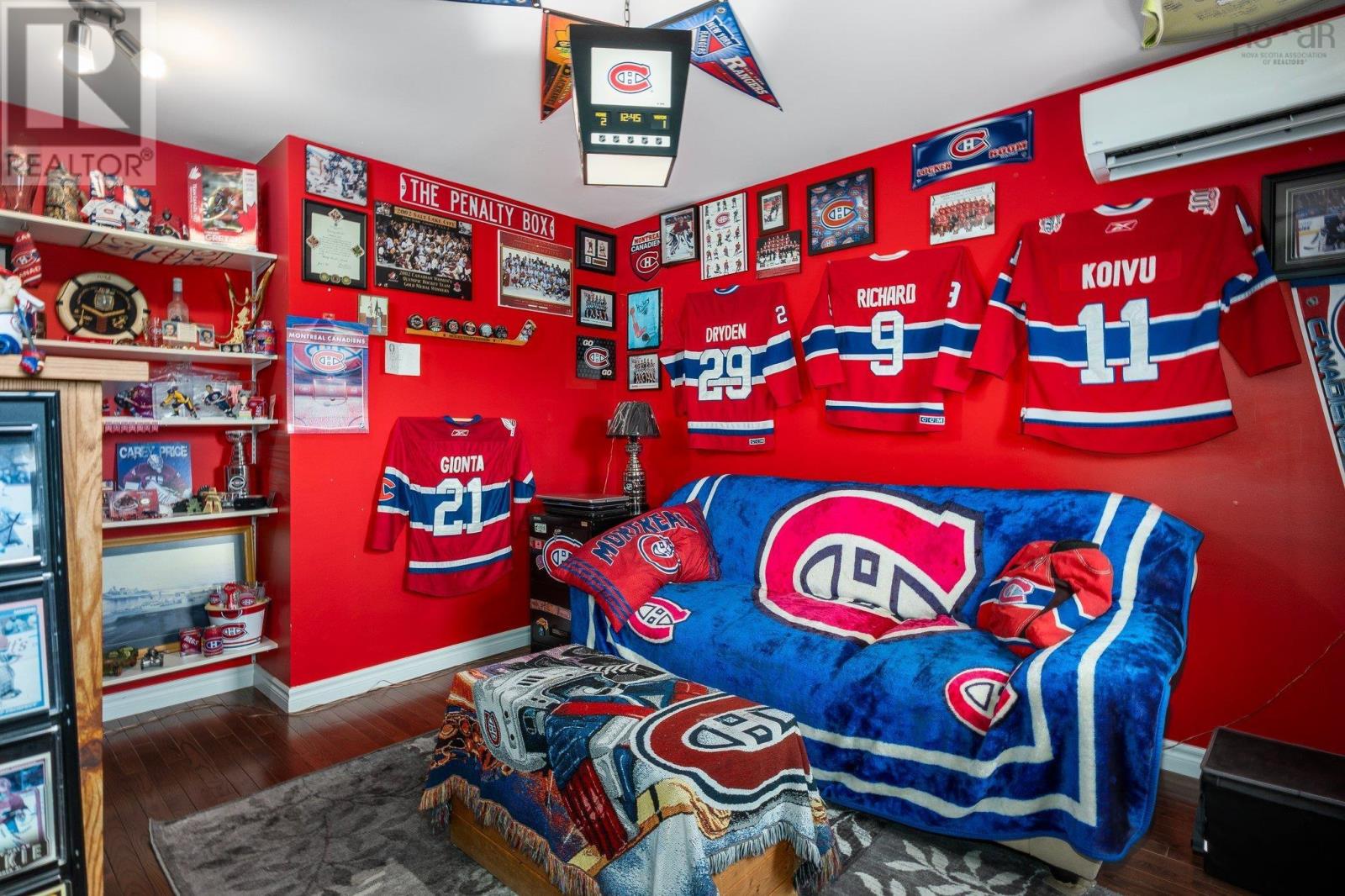 Property 30 of 47 of 34 Gravenstein Drive