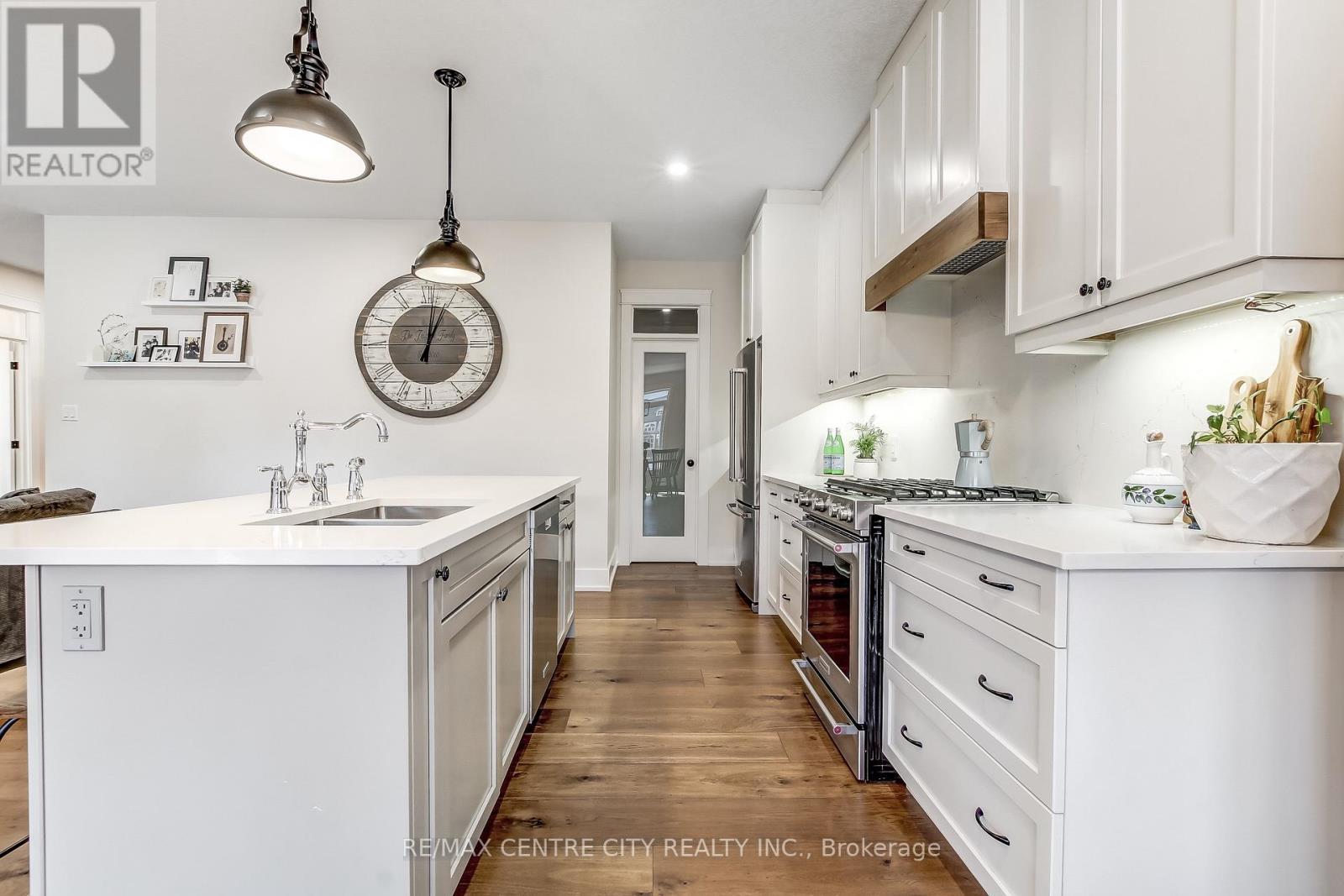 2200 SPRINGRIDGE DRIVE - 11