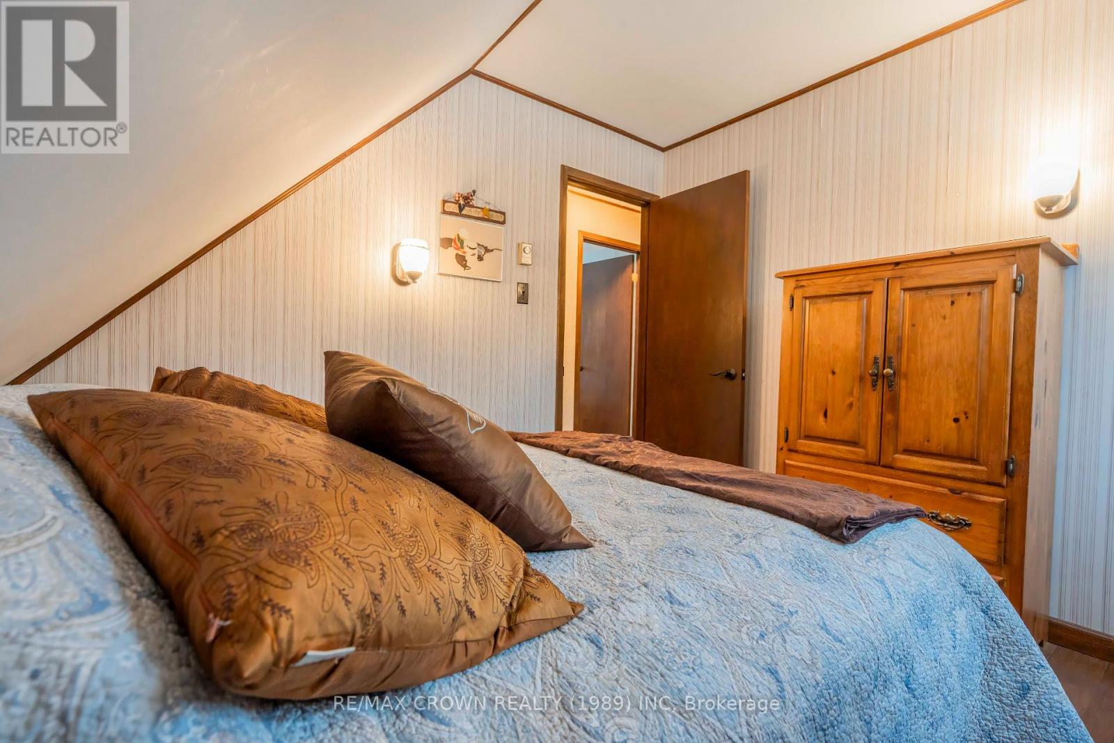 #MOONBEAM 99 LEFEBVRE PENINSULA ROAD - 33