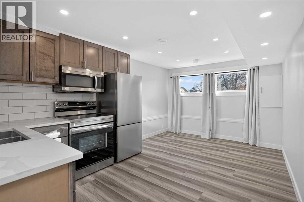 Single Family House Bi-level for Sale in  Bernard Close NW Beddington Heights Calgary 