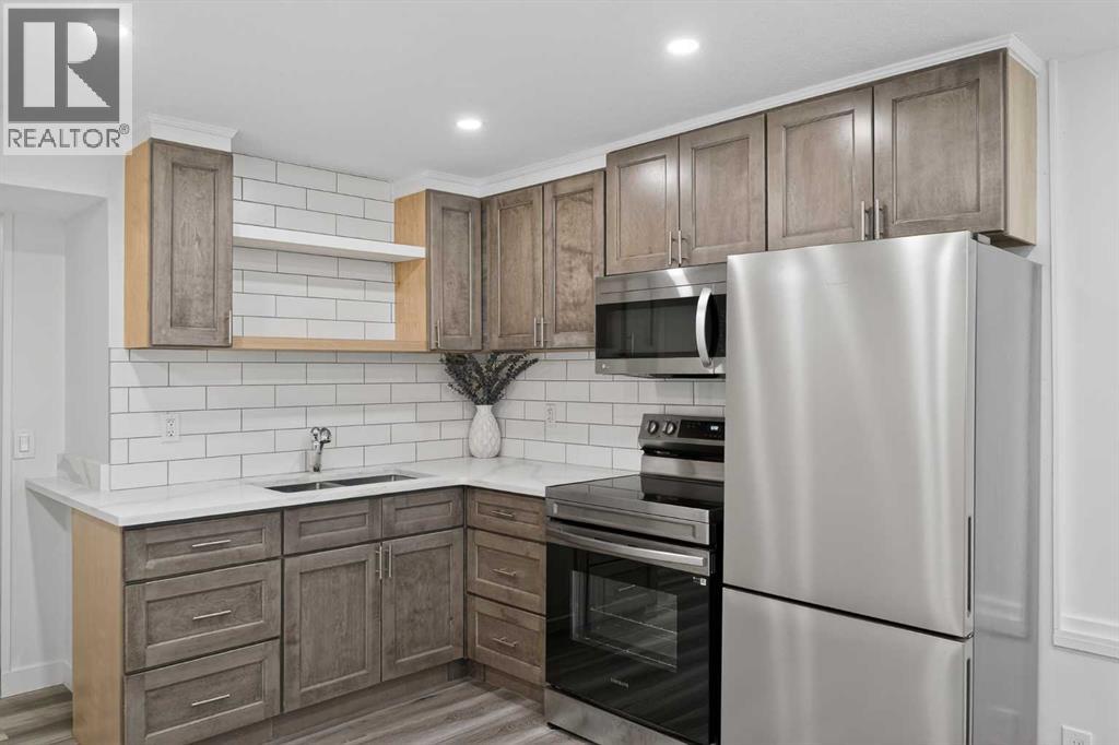 Single Family House Bi-level for Sale in  Bernard Close NW Beddington Heights Calgary 