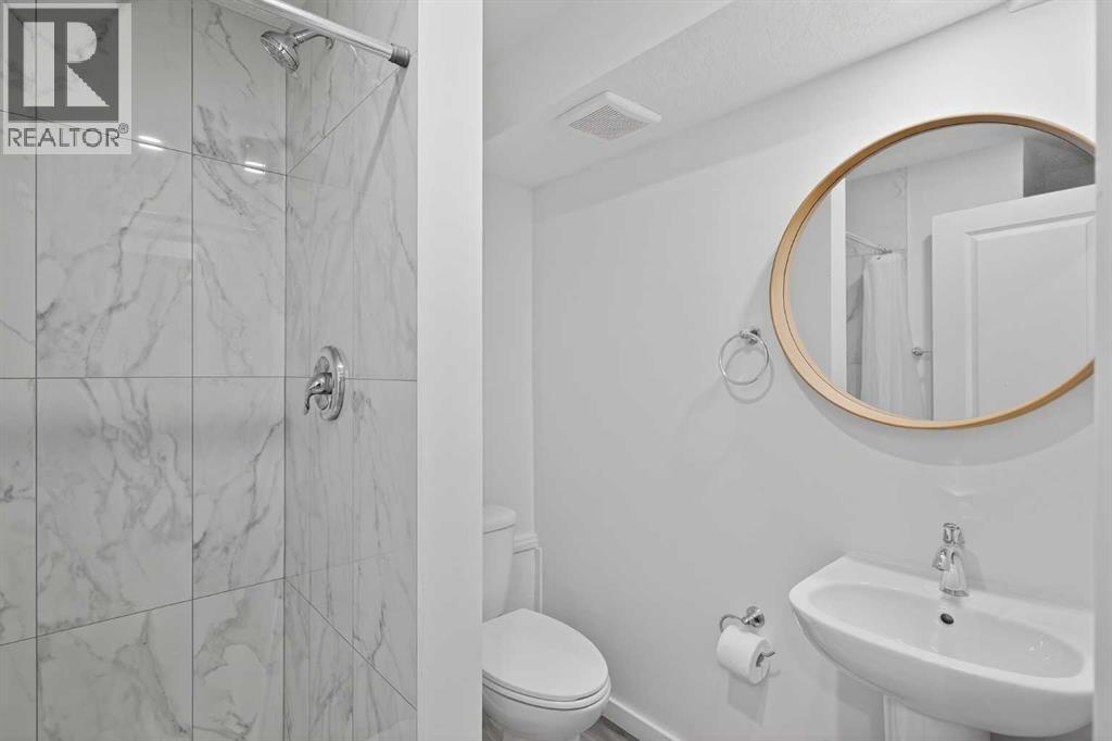 Single Family House Bi-level for Sale in  Bernard Close NW Beddington Heights Calgary 