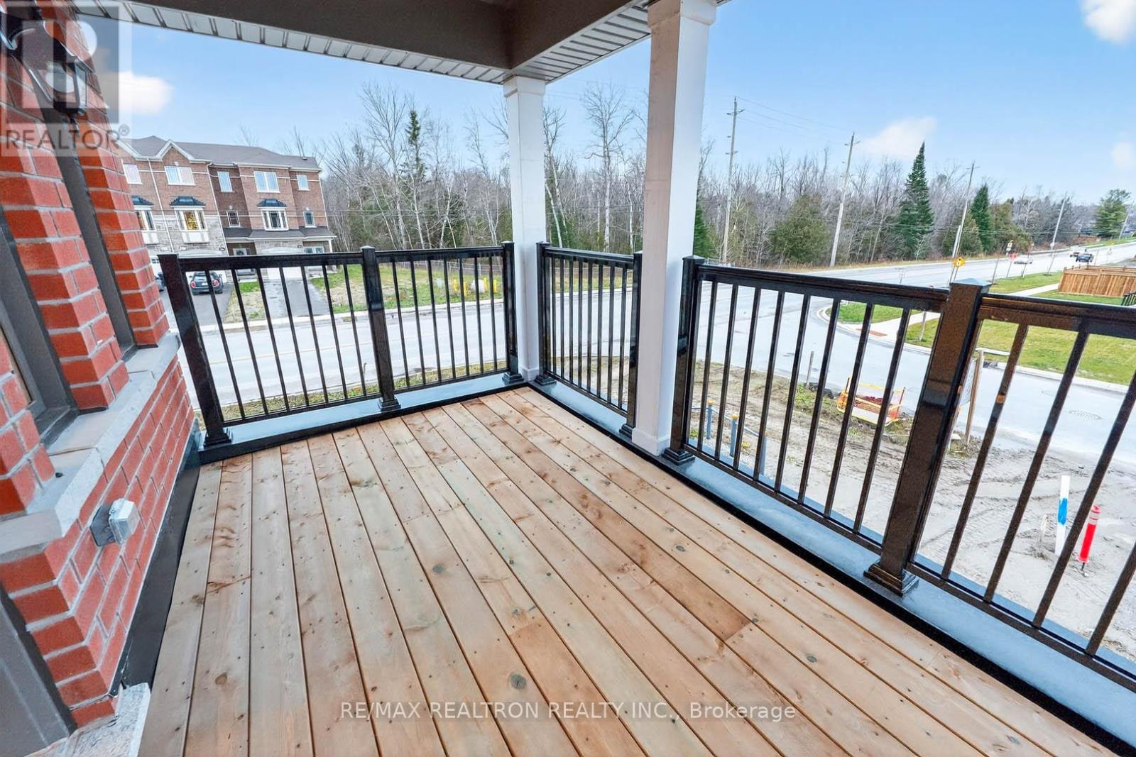 1 WAKEFIELD BOULEVARD - 33
