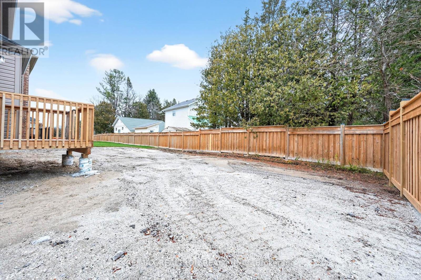 1 WAKEFIELD BOULEVARD - 44