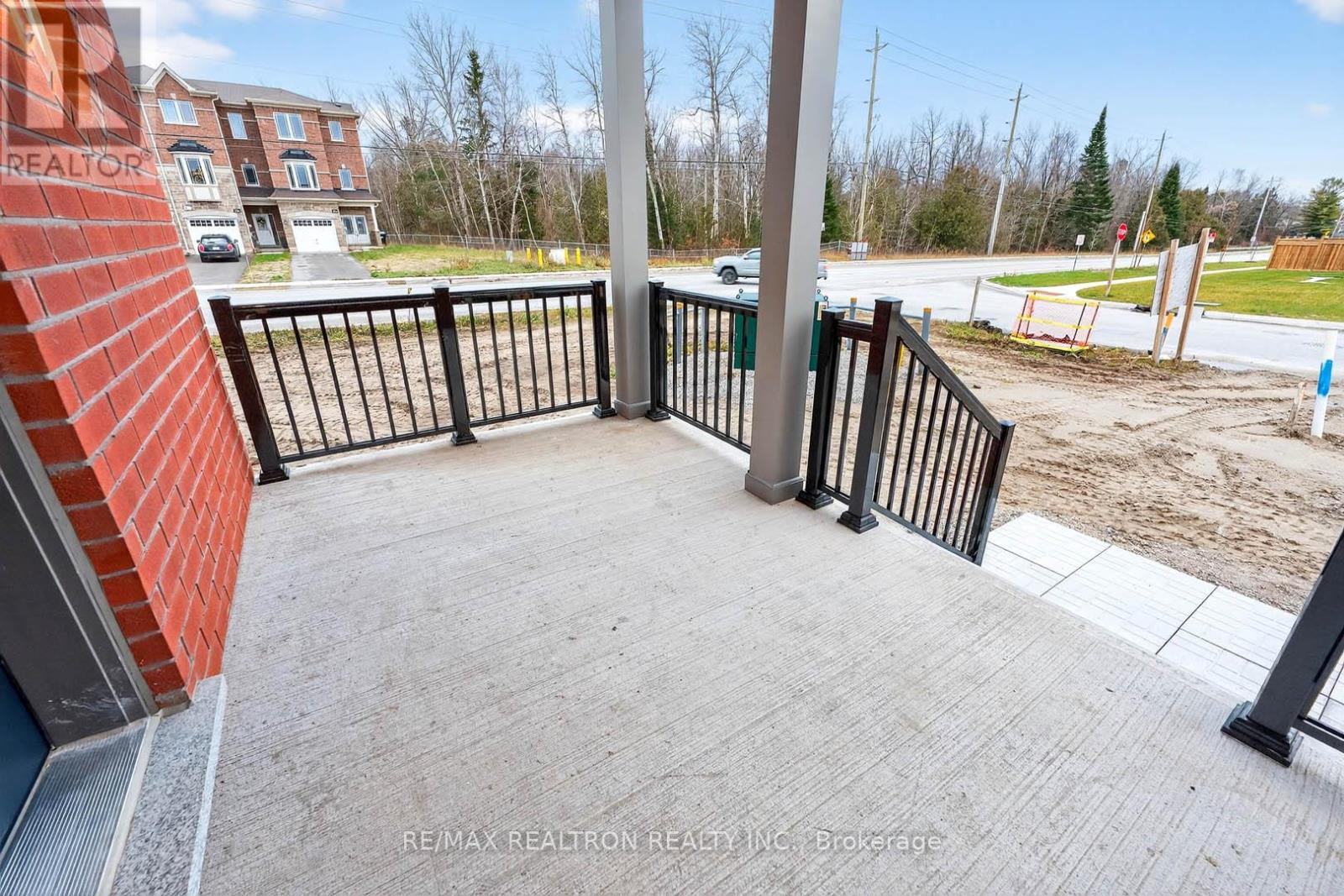 1 WAKEFIELD BOULEVARD - 5