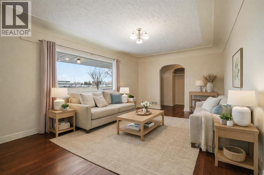 1412 Russet Road NE - Photo 5 of 36, Calgary, Alberta