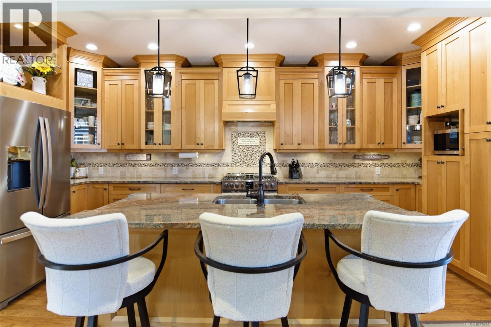 844 Mulholland Dr, Parksville