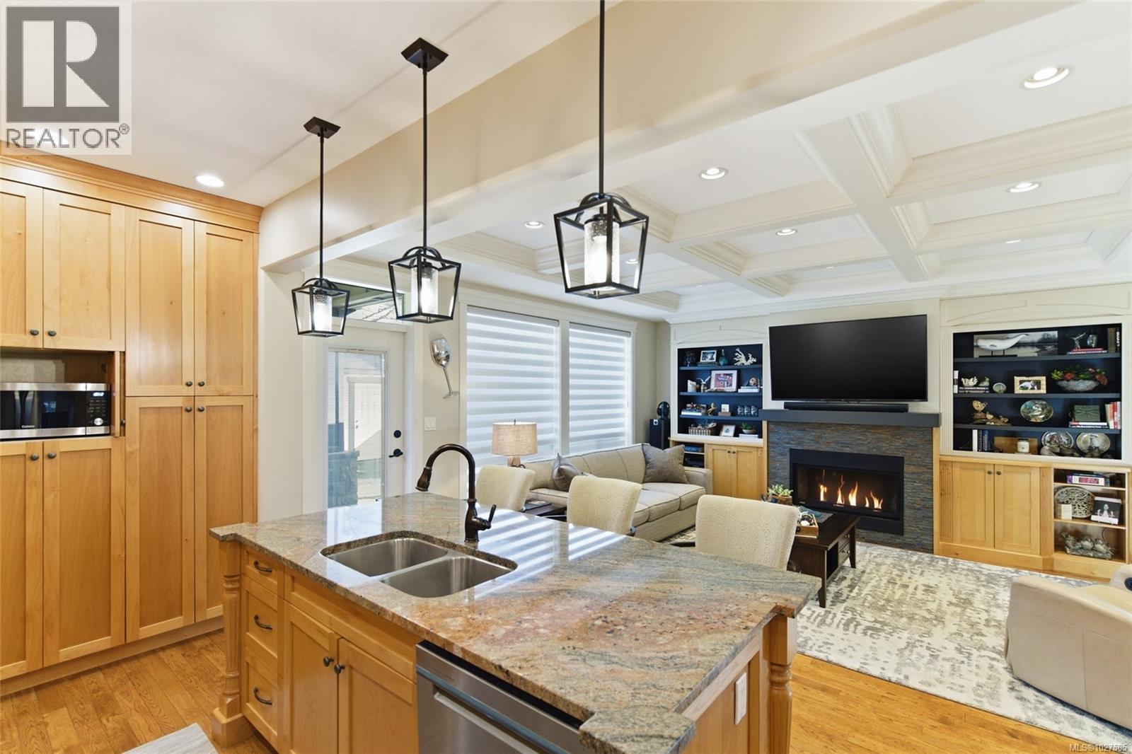 844 Mulholland Dr, Parksville