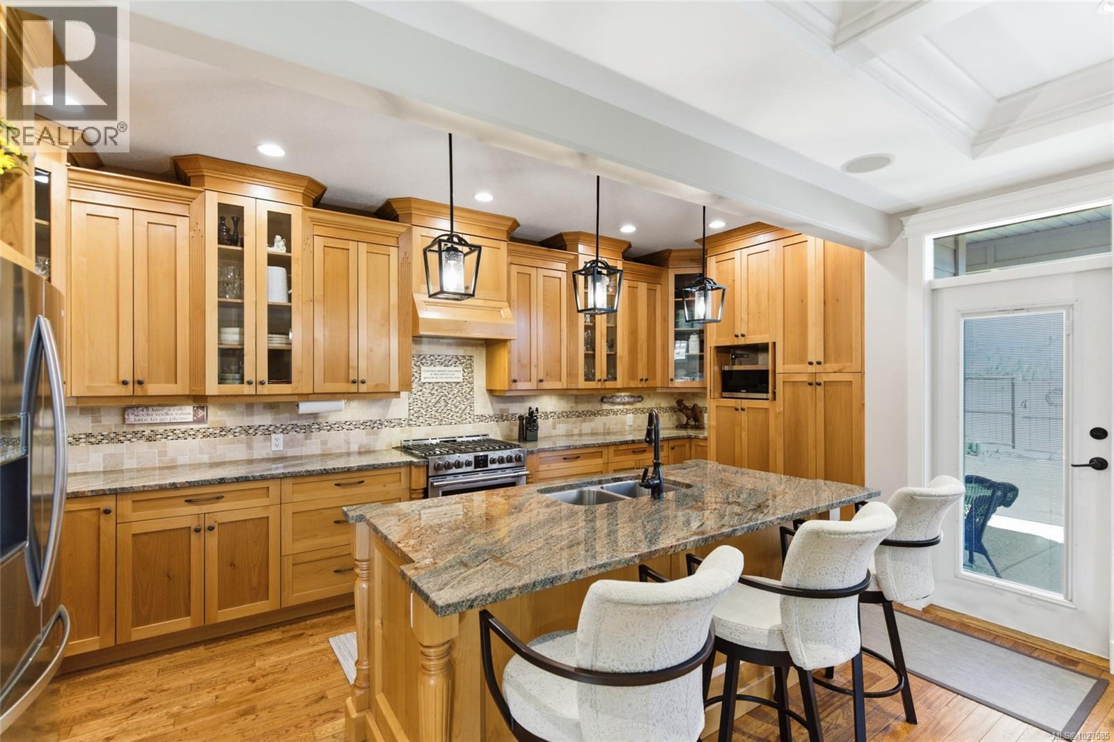 844 Mulholland Dr, Parksville