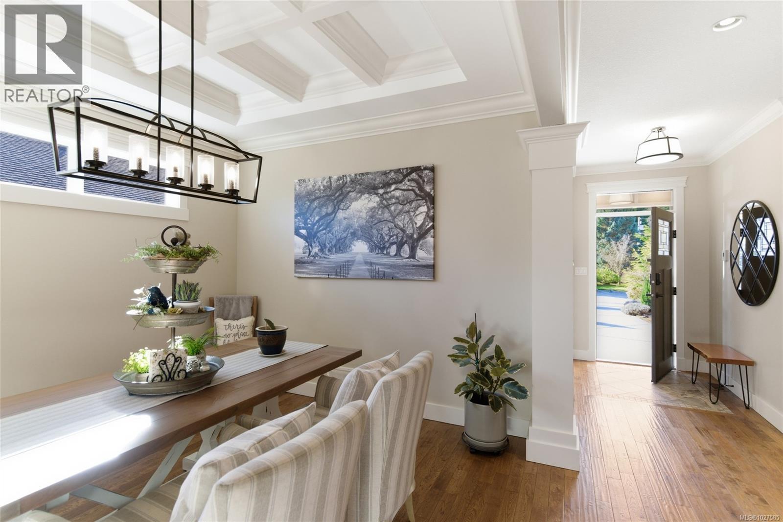 844 Mulholland Dr, Parksville