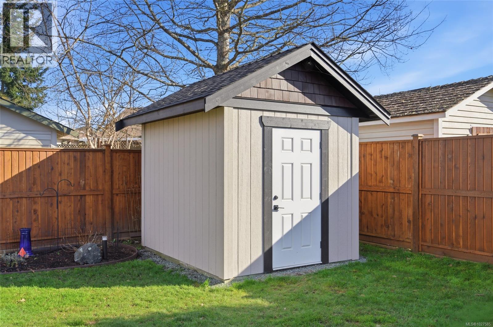 844 Mulholland Dr, Parksville