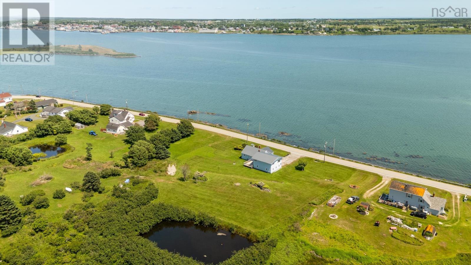 Property 12 of 49 of 926 Highway 304