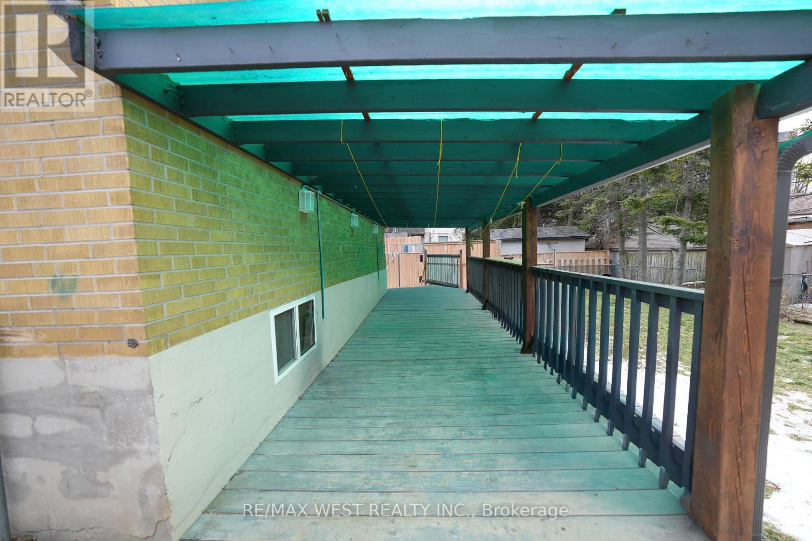 812 KENNEDY ROAD - 26