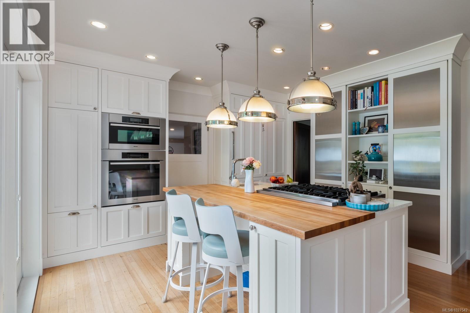  3290 Upper Terrace Road, Oak Bay