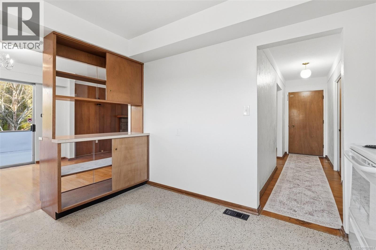  646 Ridgebank Crescent, Saanich