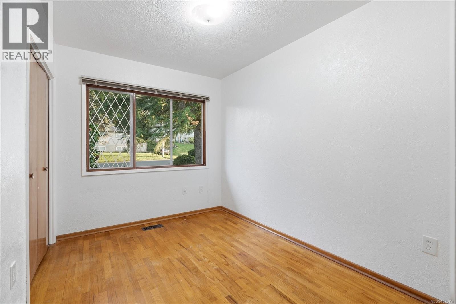  646 Ridgebank Crescent, Saanich