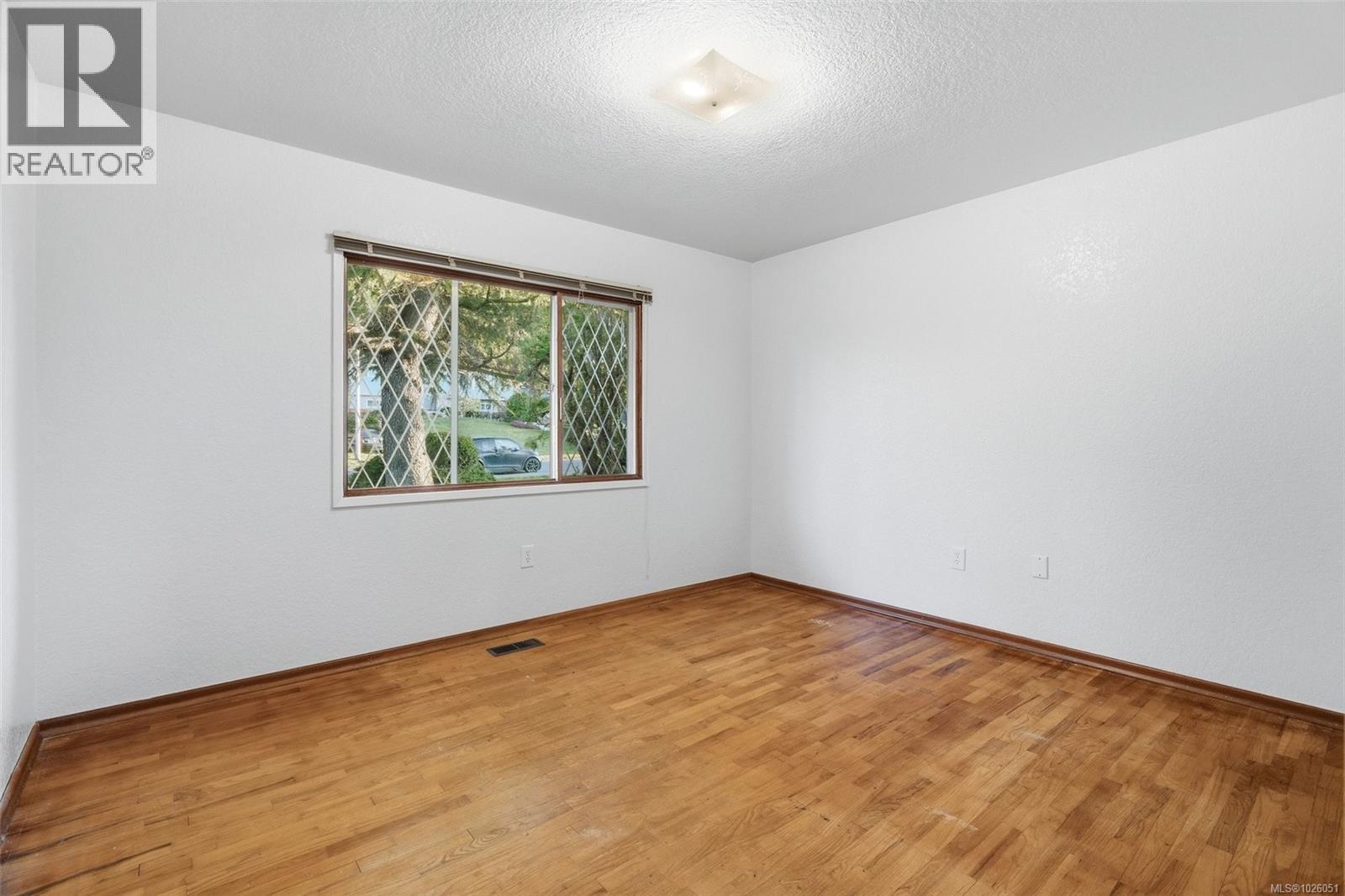  646 Ridgebank Crescent, Saanich