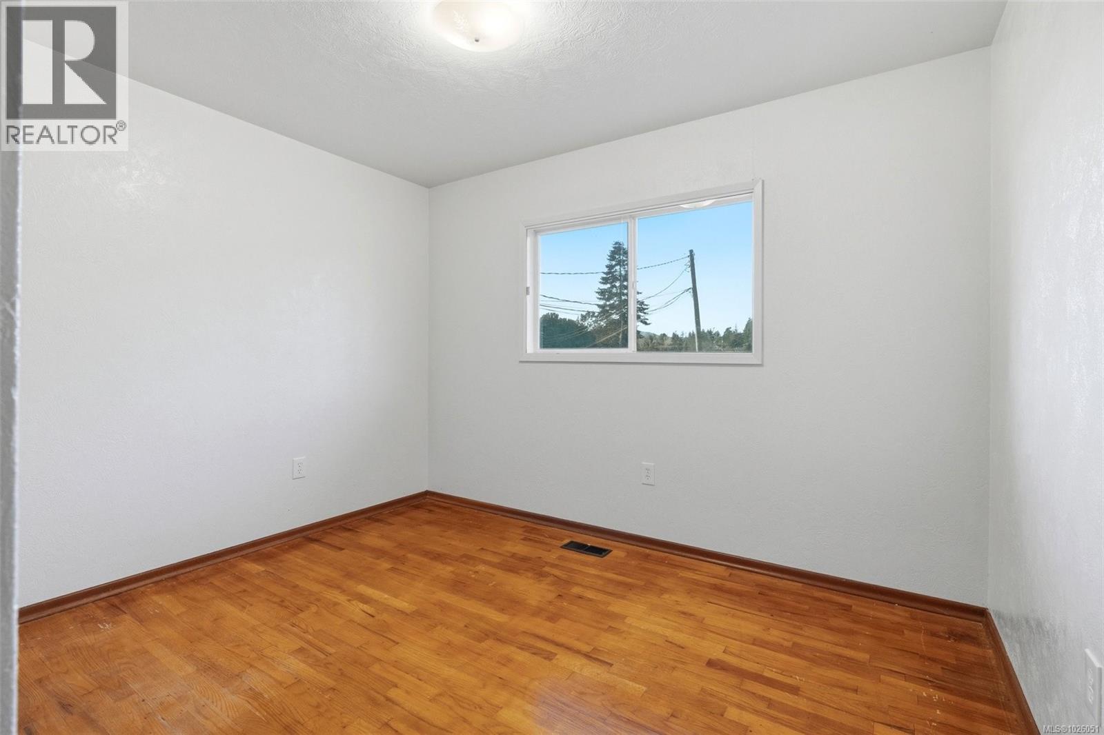  646 Ridgebank Crescent, Saanich