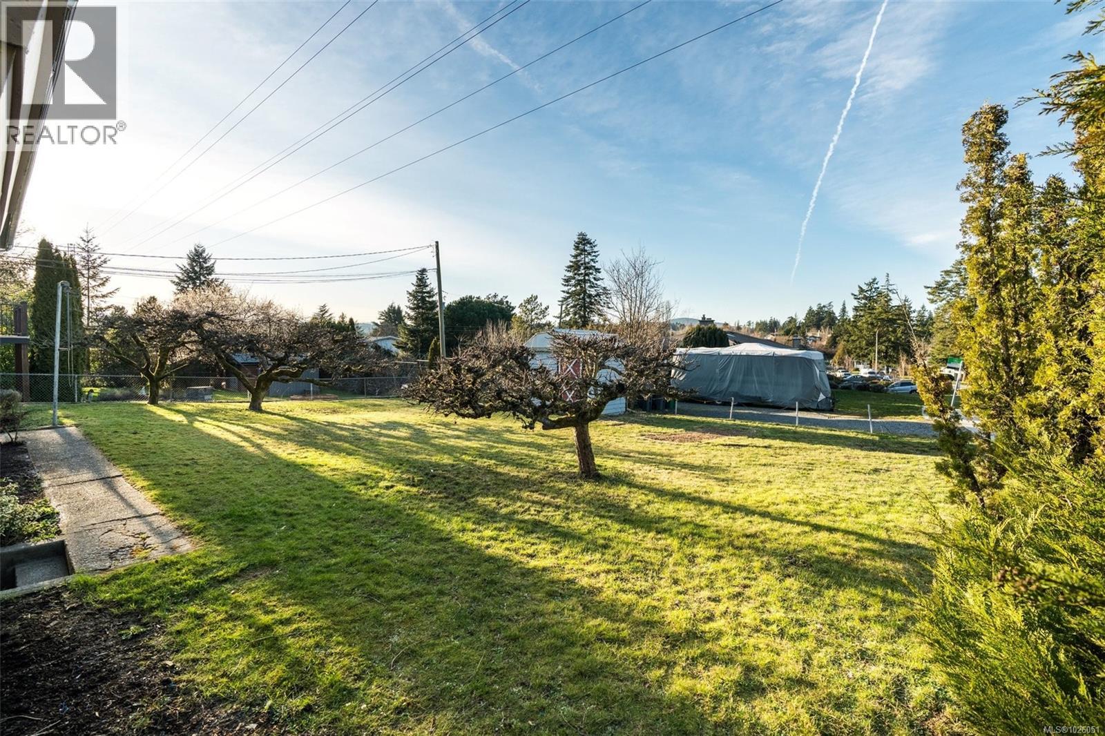  646 Ridgebank Crescent, Saanich