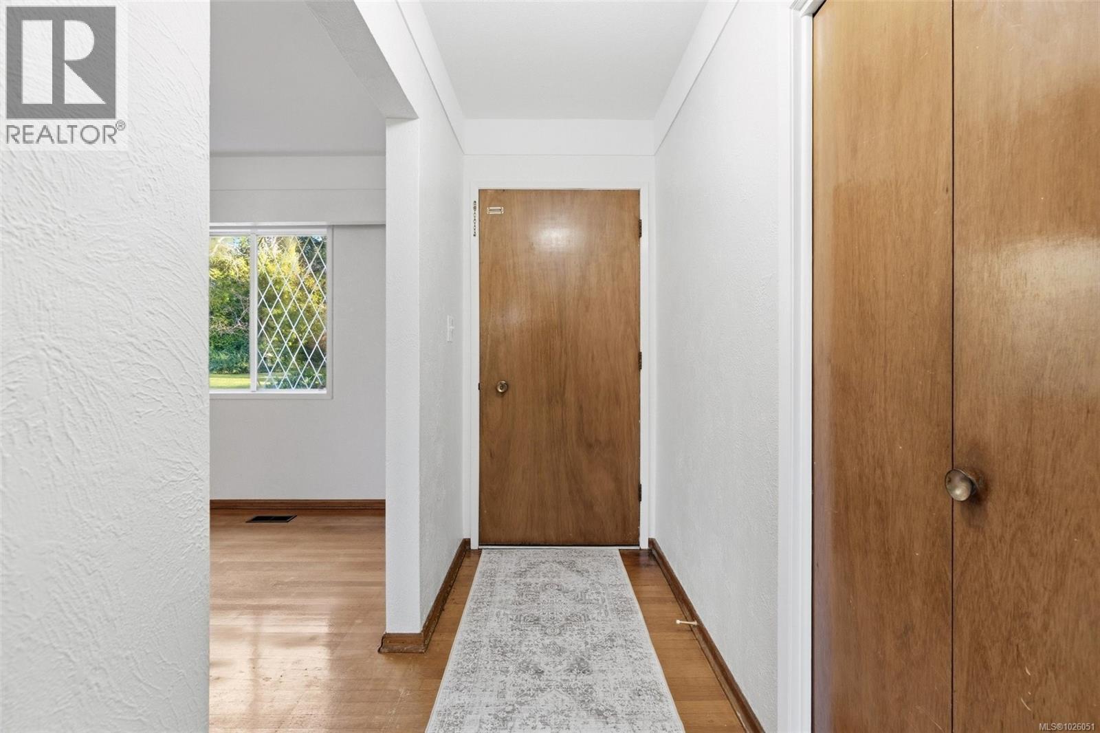  646 Ridgebank Crescent, Saanich