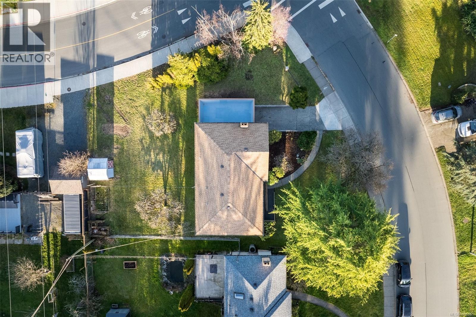  646 Ridgebank Crescent, Saanich