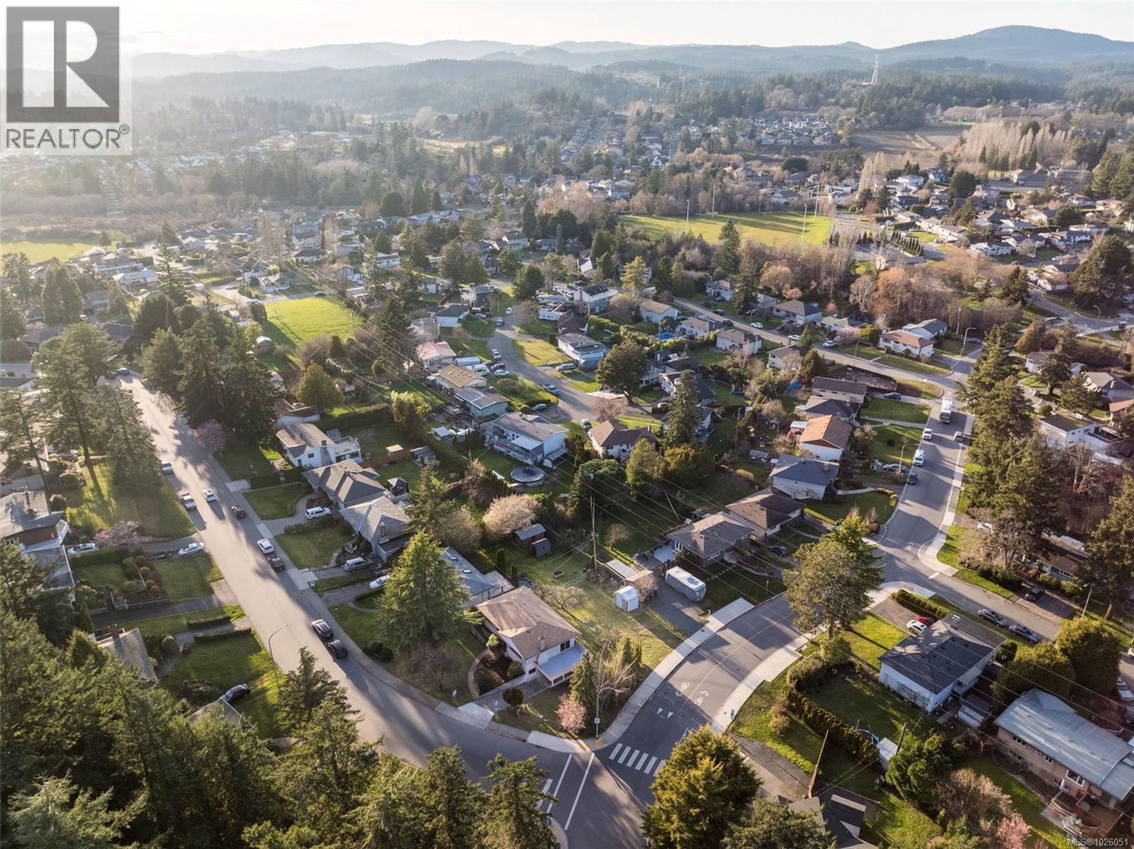  646 Ridgebank Crescent, Saanich