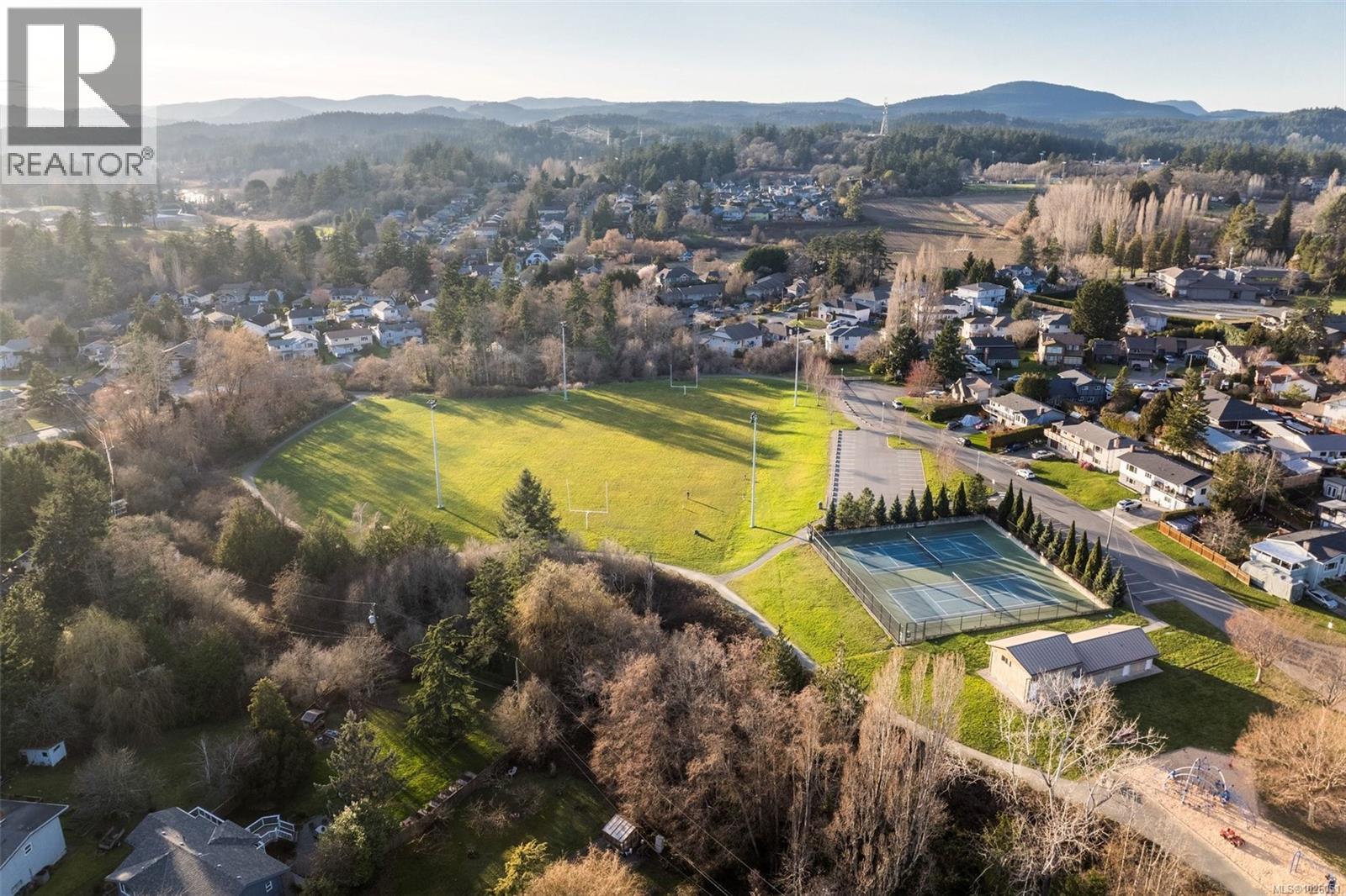  646 Ridgebank Crescent, Saanich