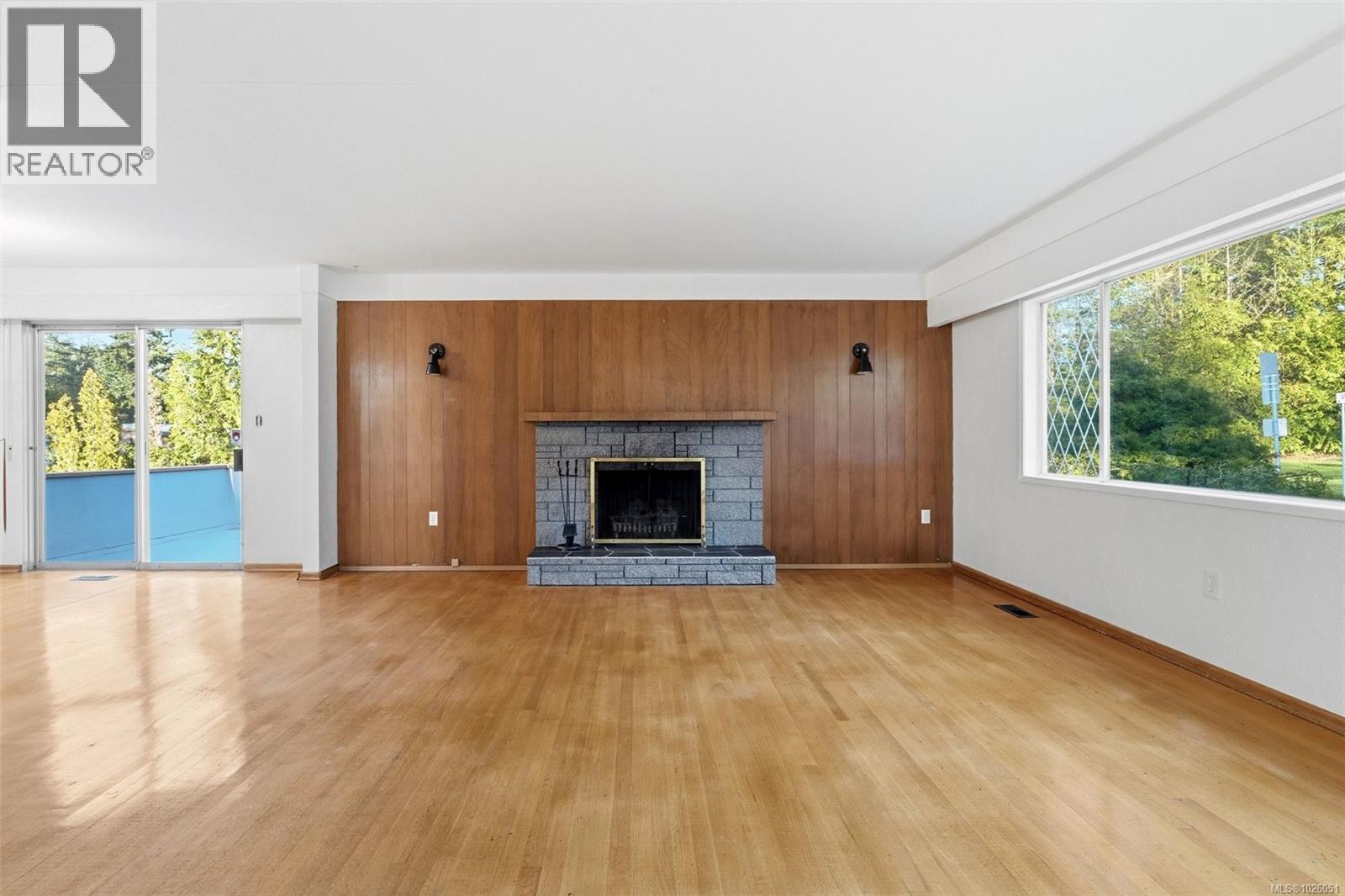  646 Ridgebank Crescent, Saanich