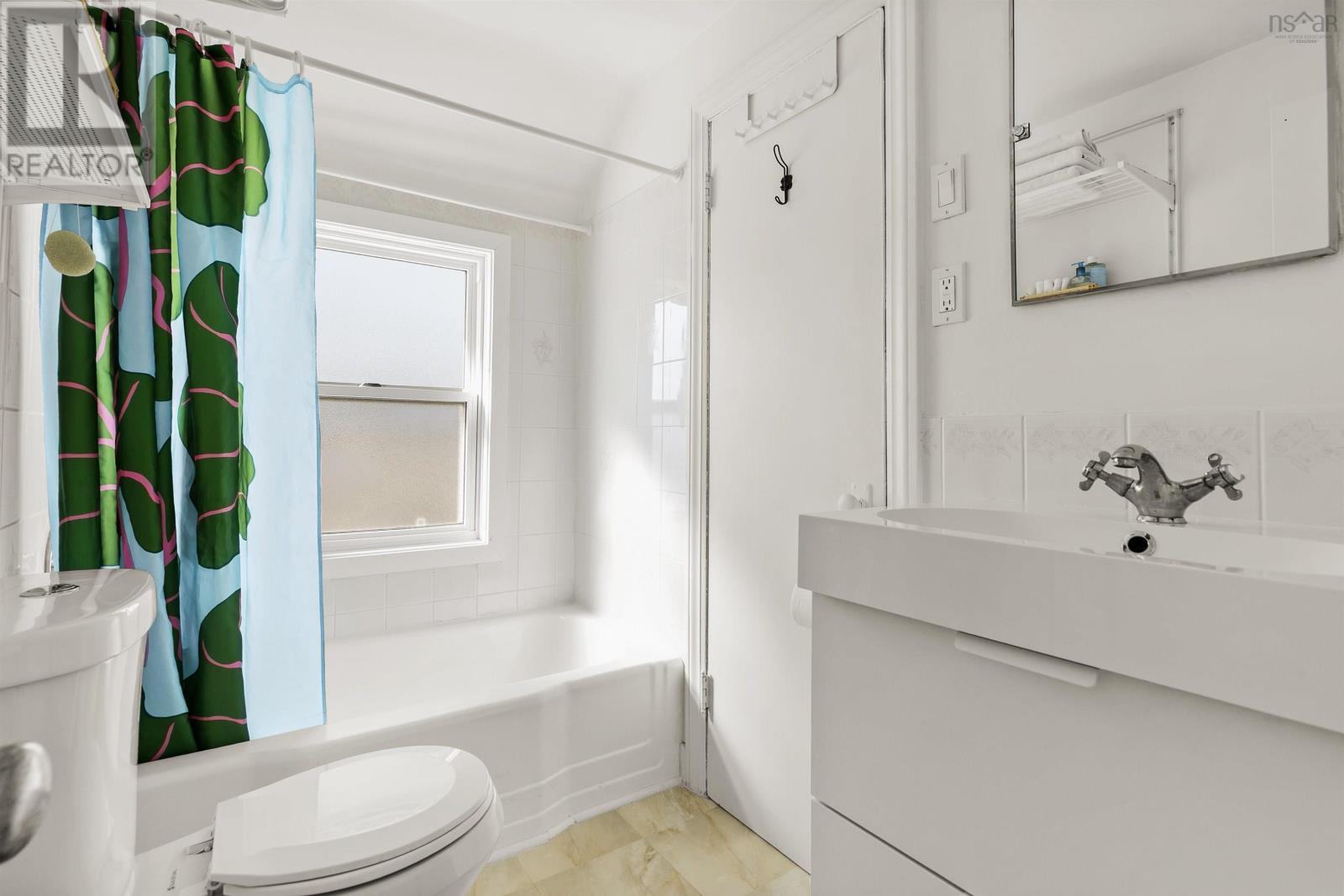 Property 23 of 34 of 178 Victoria Road