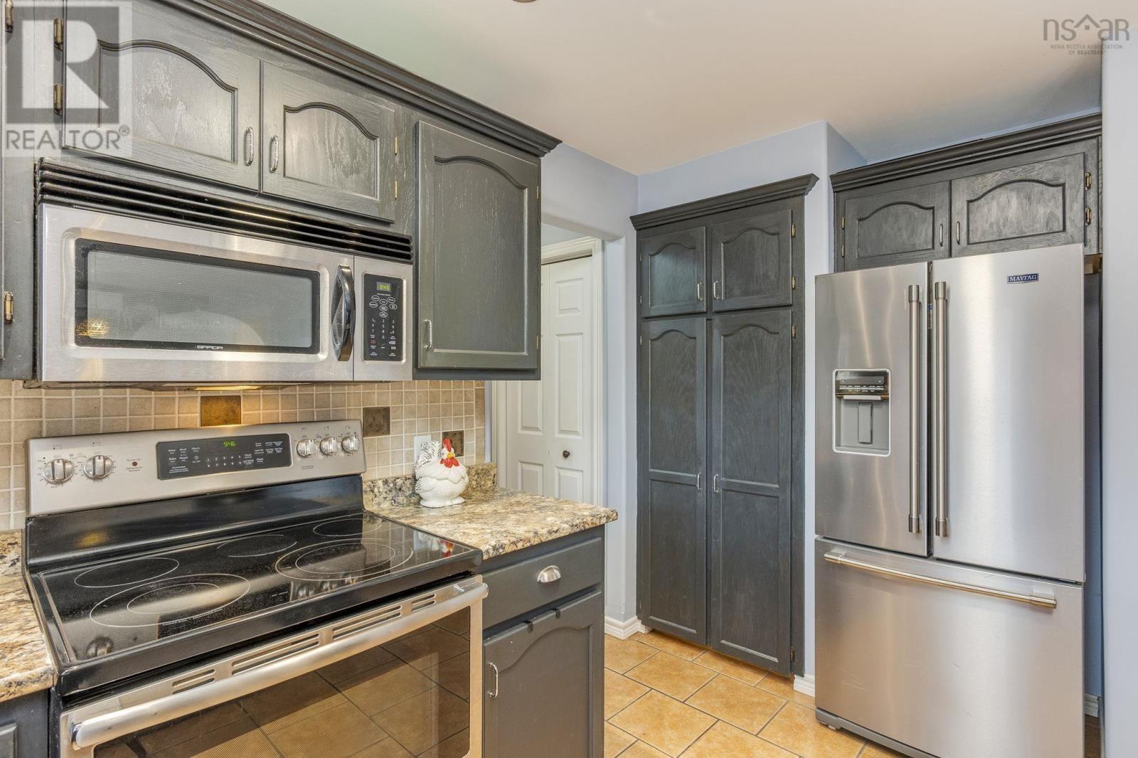 Property 11 of 47 of 550 Heather Crescent