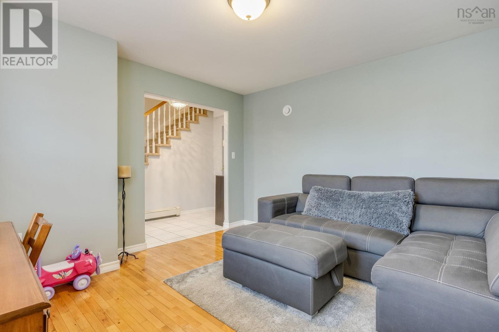 Property 19 of 47 of 550 Heather Crescent