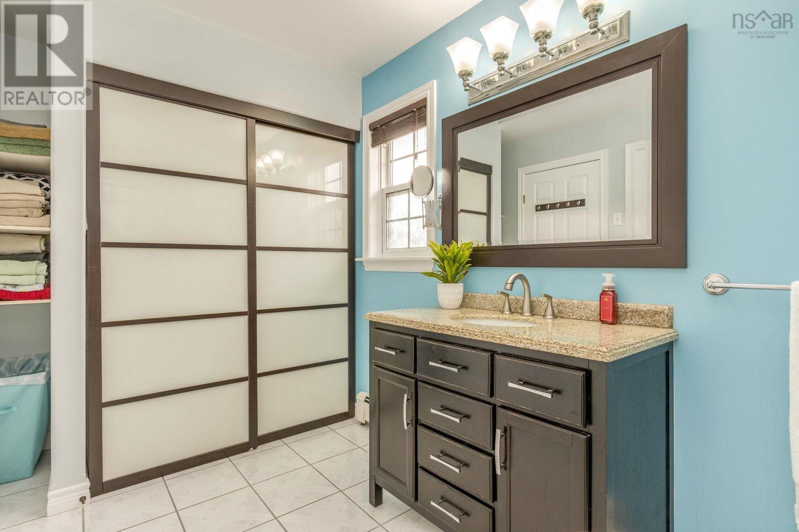 Property 33 of 47 of 550 Heather Crescent