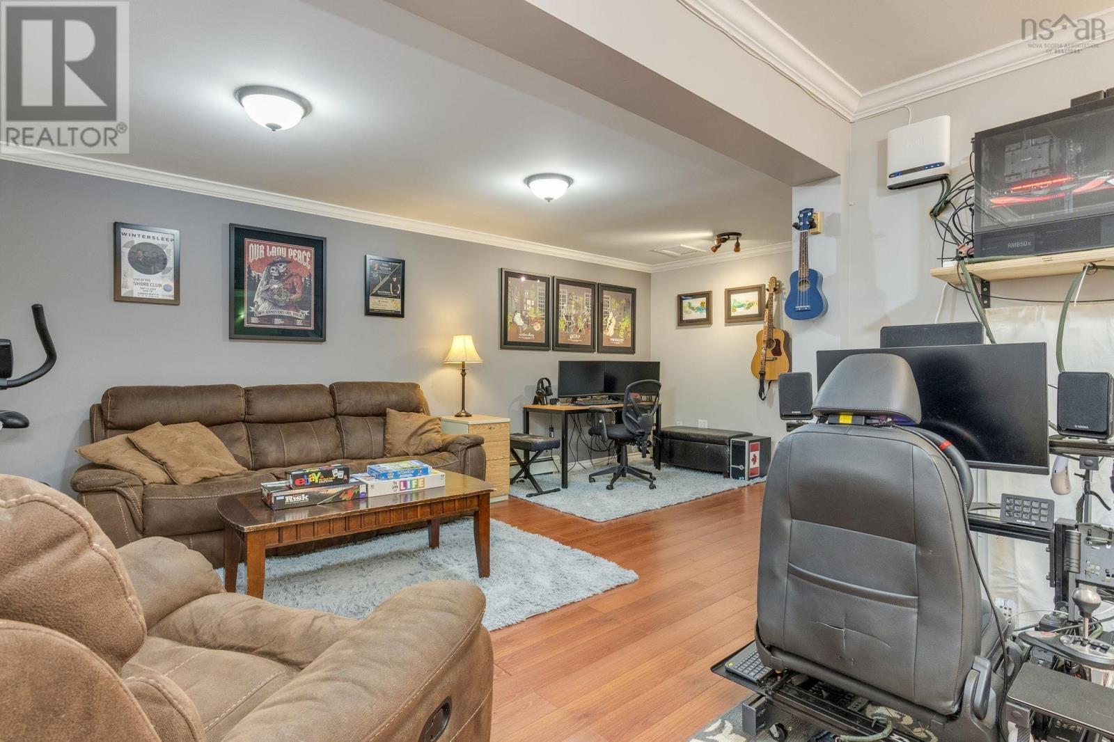 Property 37 of 47 of 550 Heather Crescent