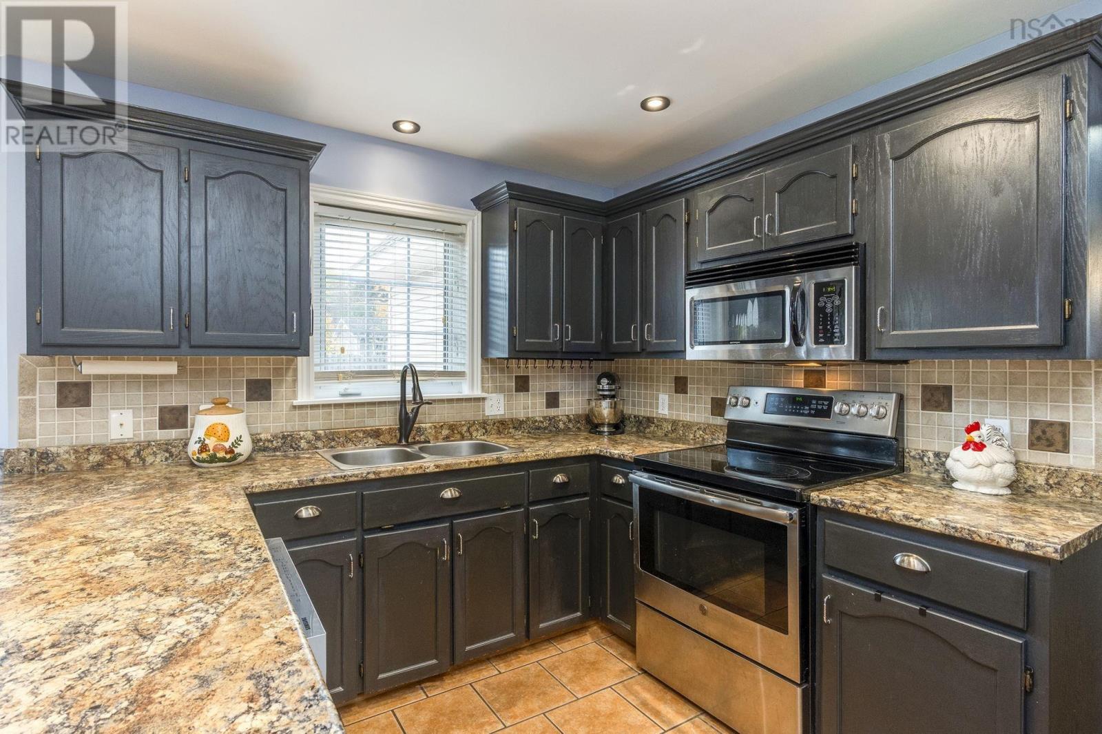 Property 8 of 47 of 550 Heather Crescent