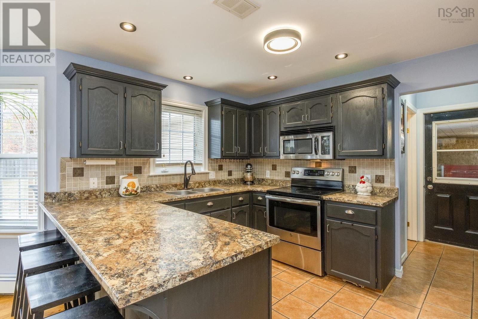 Property 9 of 47 of 550 Heather Crescent