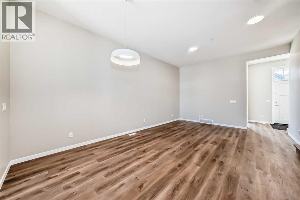 Single Family House for Sale in  Hotchkiss Drive SE Hotchkiss Calgary 