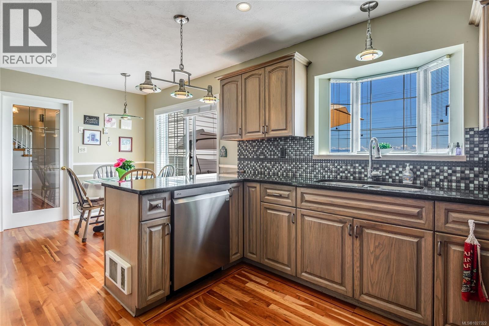 3816 Island Hwy S, Campbell River