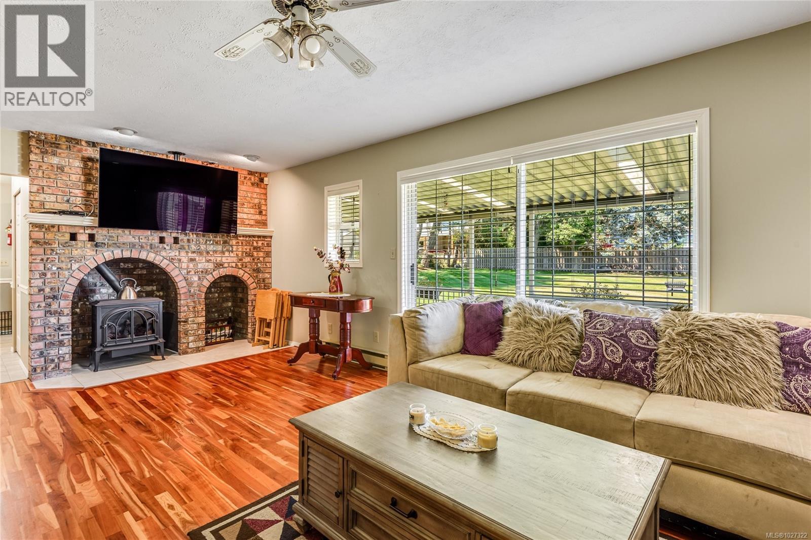 3816 Island Hwy S, Campbell River