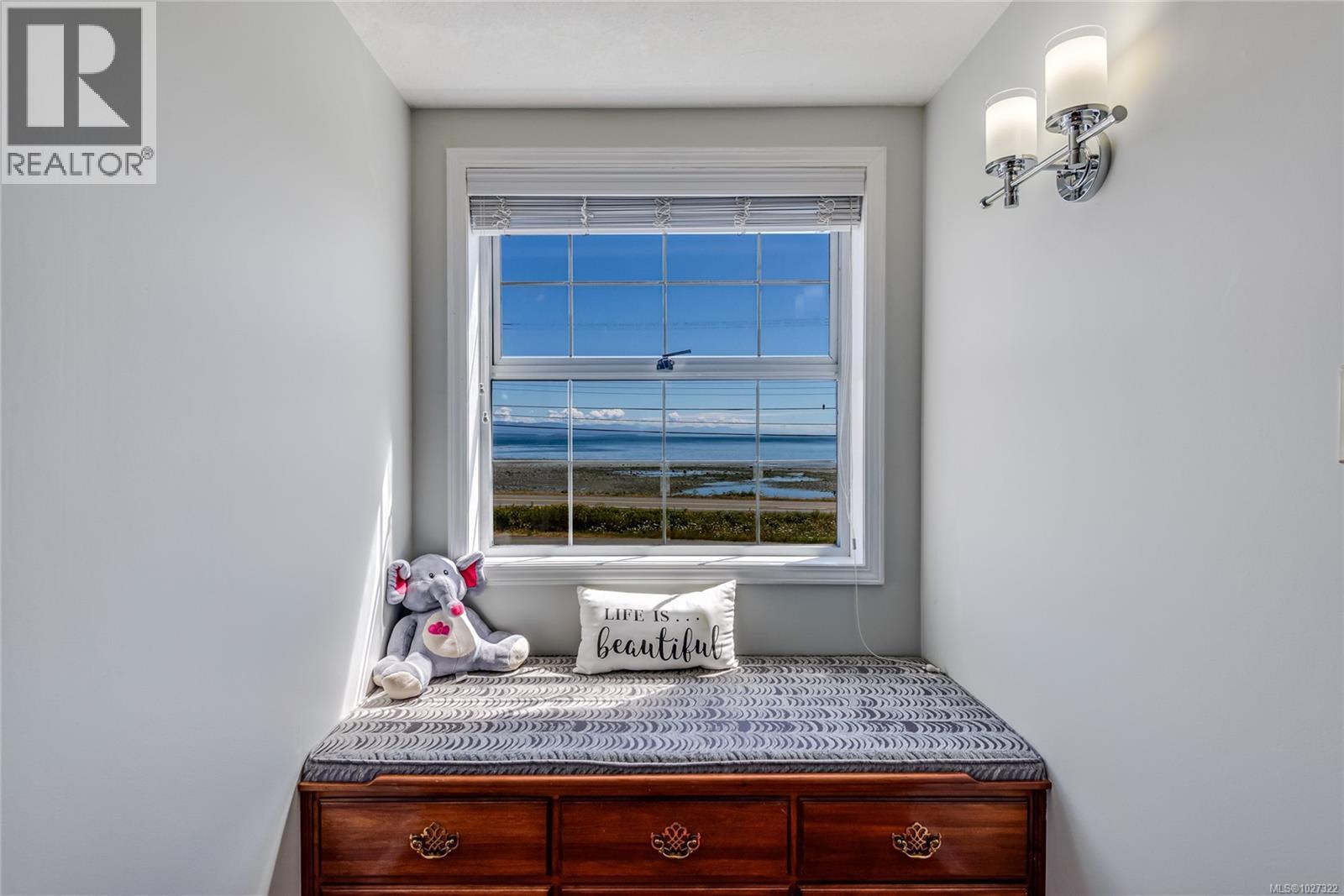 3816 Island Hwy S, Campbell River