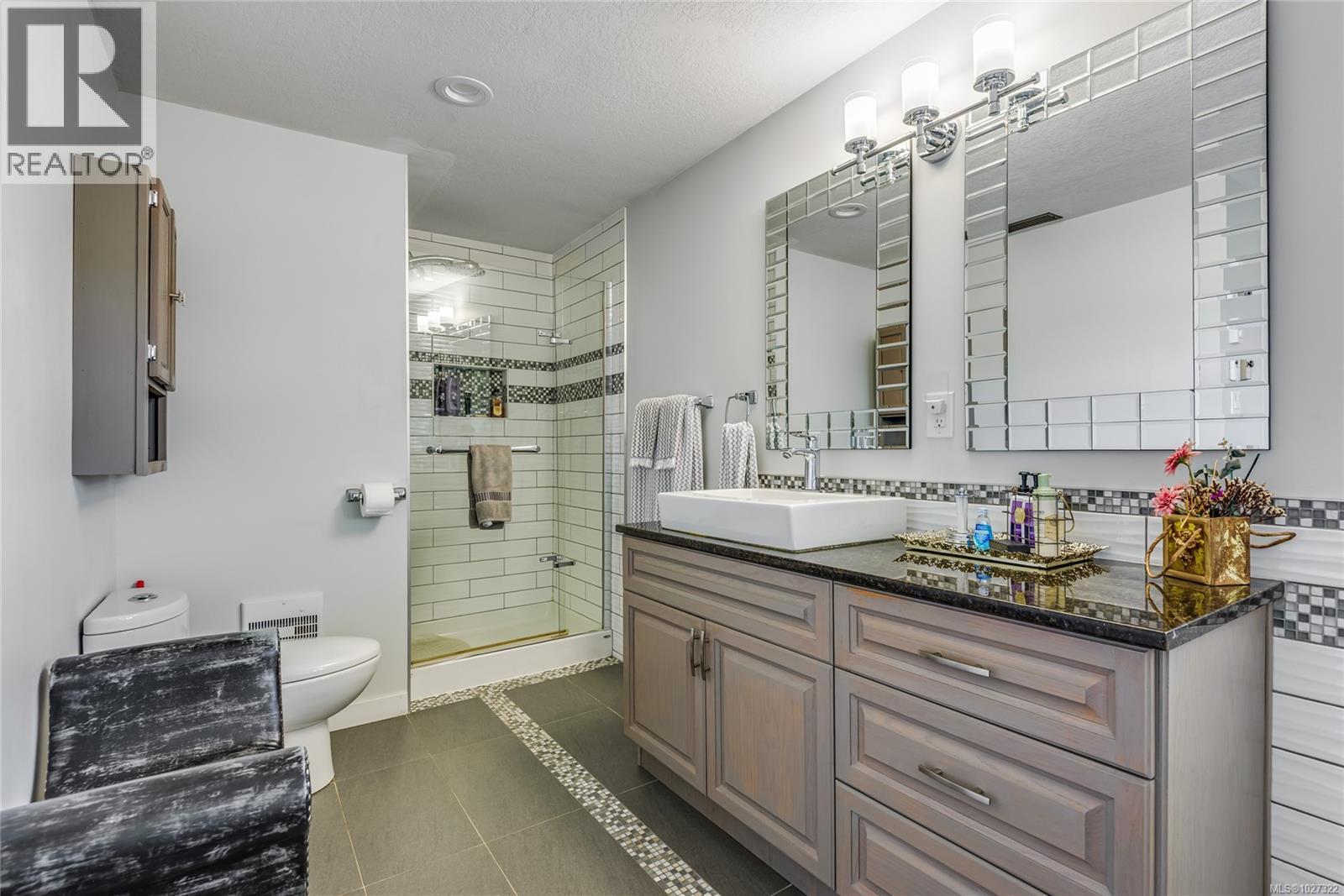 3816 Island Hwy S, Campbell River