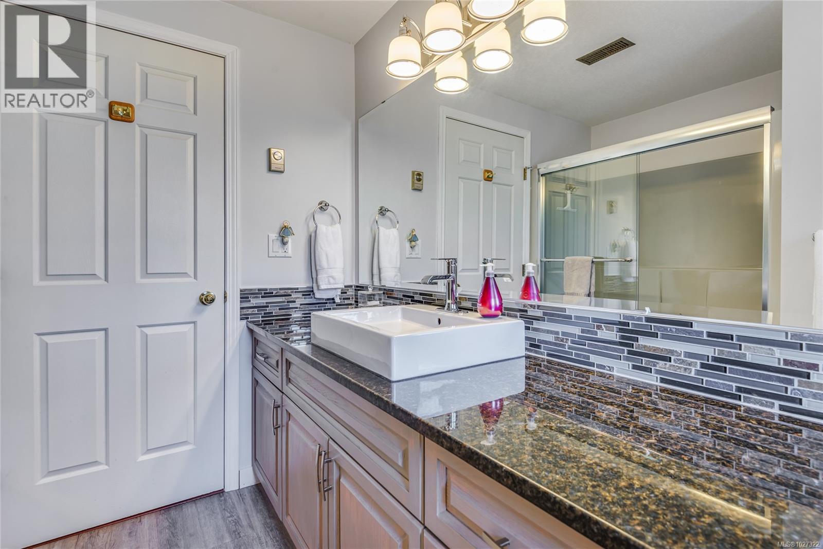 3816 Island Hwy S, Campbell River